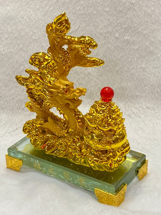 Фигурка "Золотой Дракон " на стеклянной подставке