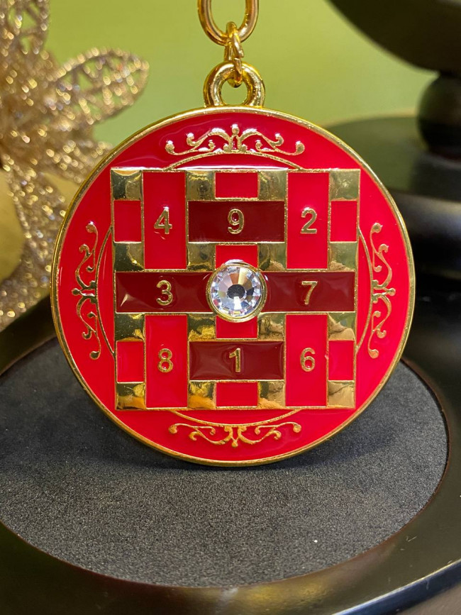 Брелок «Амулет идеальной десятки» для завершения и достижения выдающихся результатов