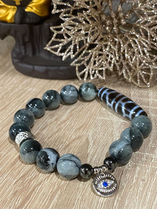 Бусина Дзи "Черепаха" в браслете из серого агата с защитой