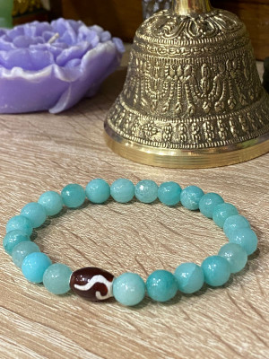Бусина Дзи Золотой ключ в браслете из голубого агата