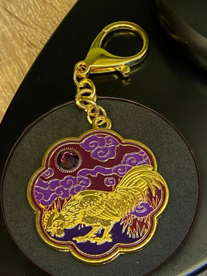 Брелок «Амулет в виде петуха с даосским талисманом» от офисной политики, предательства и неверности