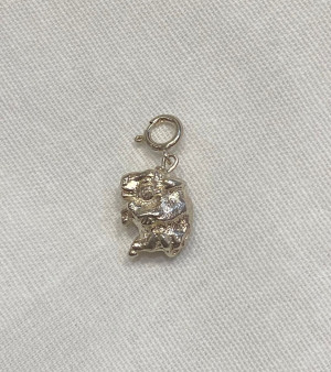 Подвеска на шею "Бык" (латунь посеребрённая, карабин)