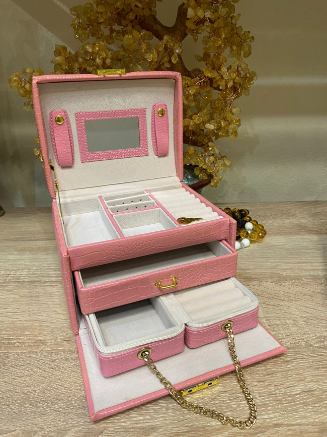 Ларец для украшений розовый.
