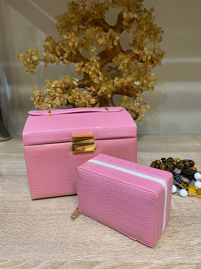 Ларец для украшений розовый.