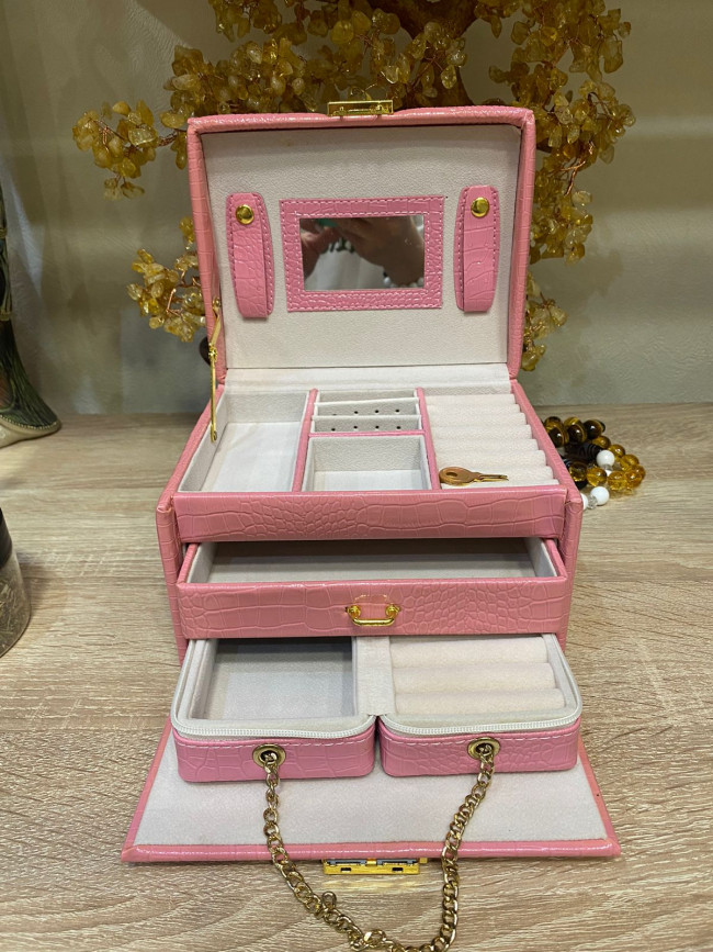 Ларец для украшений розовый.