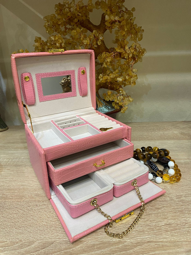 Ларец для украшений розовый.