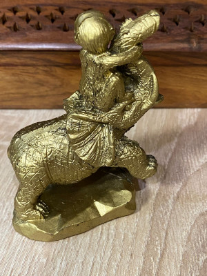 Фигурка " Обезьяна  на слоне" Фигурка " Обезьяна  на слоне"