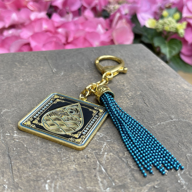 Брелок-талисман власти с водной стихией