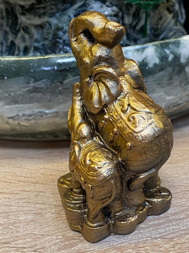 Фигурка "Слон со слоненком на монетах"(полистоун 10см)