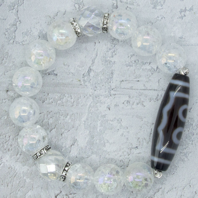 Бусина Дзи 5 глаз в браслете из кристалла "Аврора" Бусина Дзи 5 глаз в браслете из кристалла "Аврора"