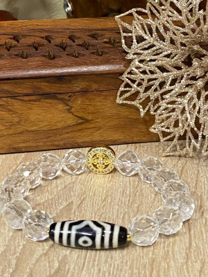 Бусина Дзи 3 глаза в браслете из граненного горного хрусталя с ваджрой