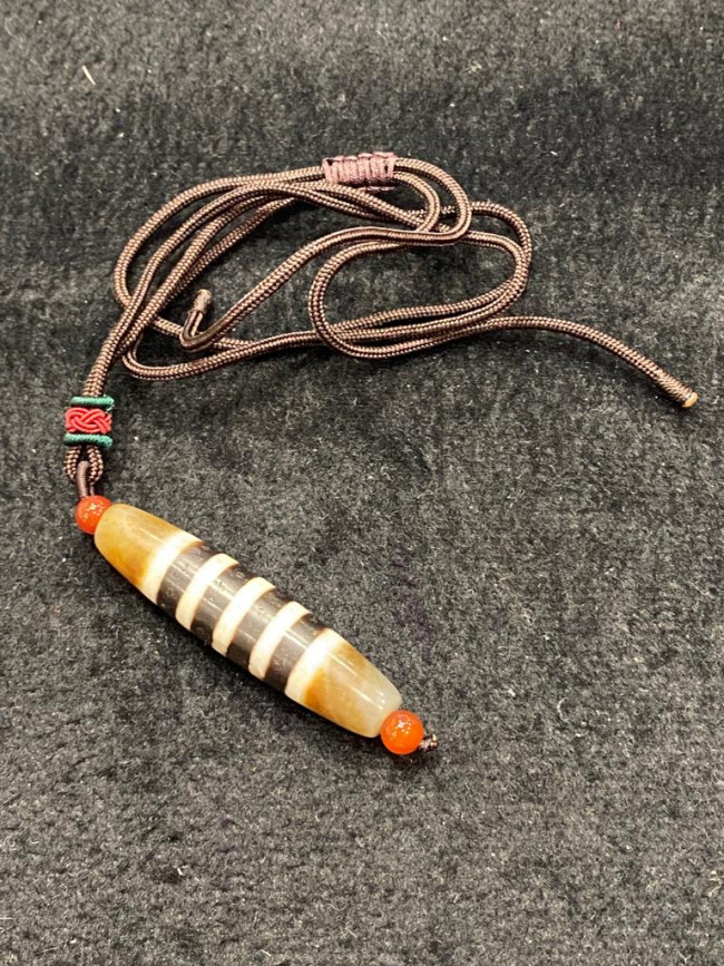 Подвеска с бусиной Дзи "Легкая жизнь" на шею