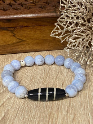 Бусина Дзи "Лёгкая жизнь " в браслете из голубого агата