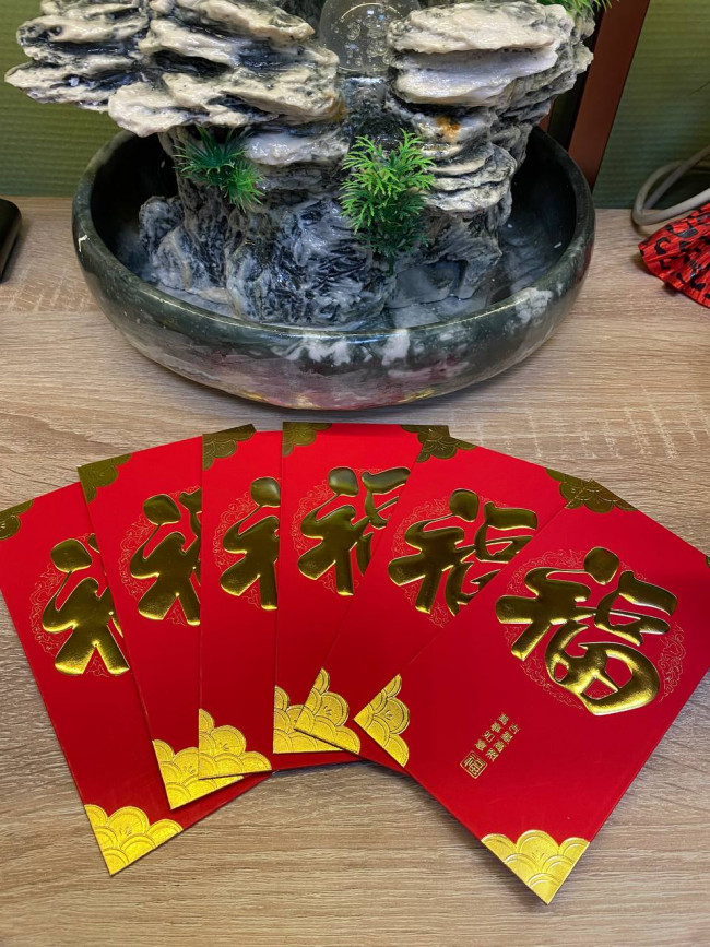 Красный конверт для денег с иероглифам "Счастье" (6шт)