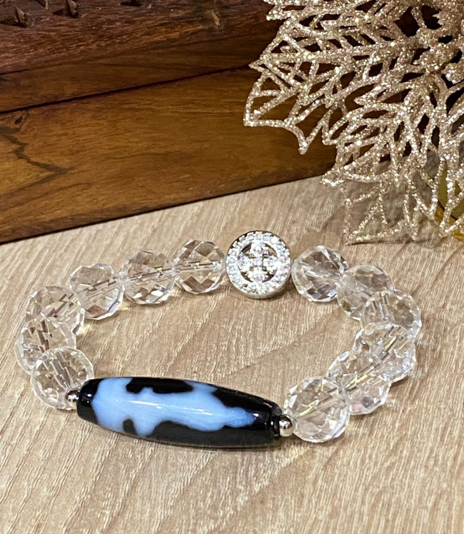 Бусина Дзи "Богиня Гуань Инь" в браслете из горного хрусталя ручной огранки с ваджрой