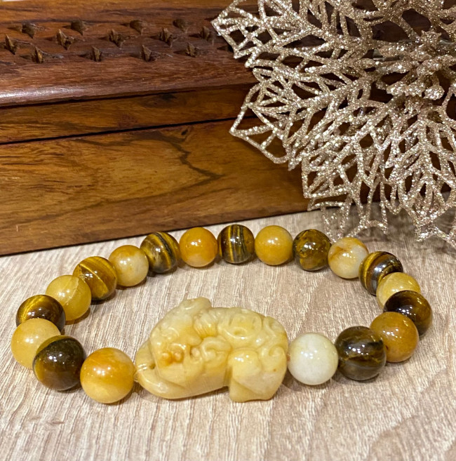 Пи Яо в браслете из желтого агата и тигрового глаза Пи Яо в браслете из желтого агата и тигрового глаза