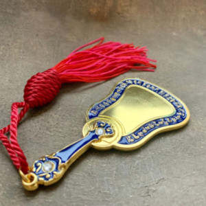 Зеркало-веер для силы и влияния