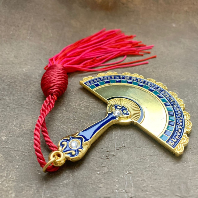 Зеркало-веер с павлиньими перьями от бед и неприятностей Зеркало-веер с павлиньими перьями от бед и неприятностей