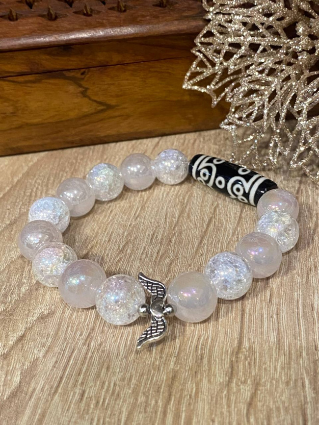 Бусина Дзи 13 глаз в браслете из перламутрового и сахарного кварца
