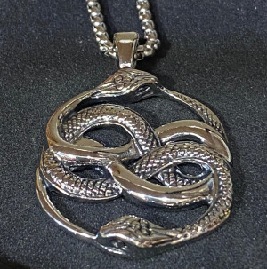 Подвеска "Змеи" на цепочке