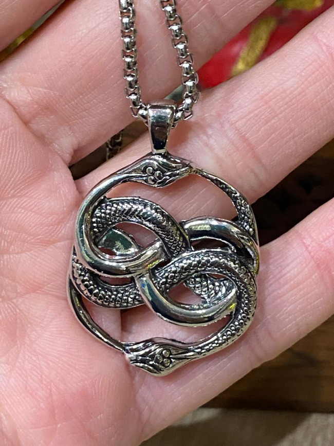 Подвеска "Змеи" на цепочке Подвеска "Змеи" на цепочке