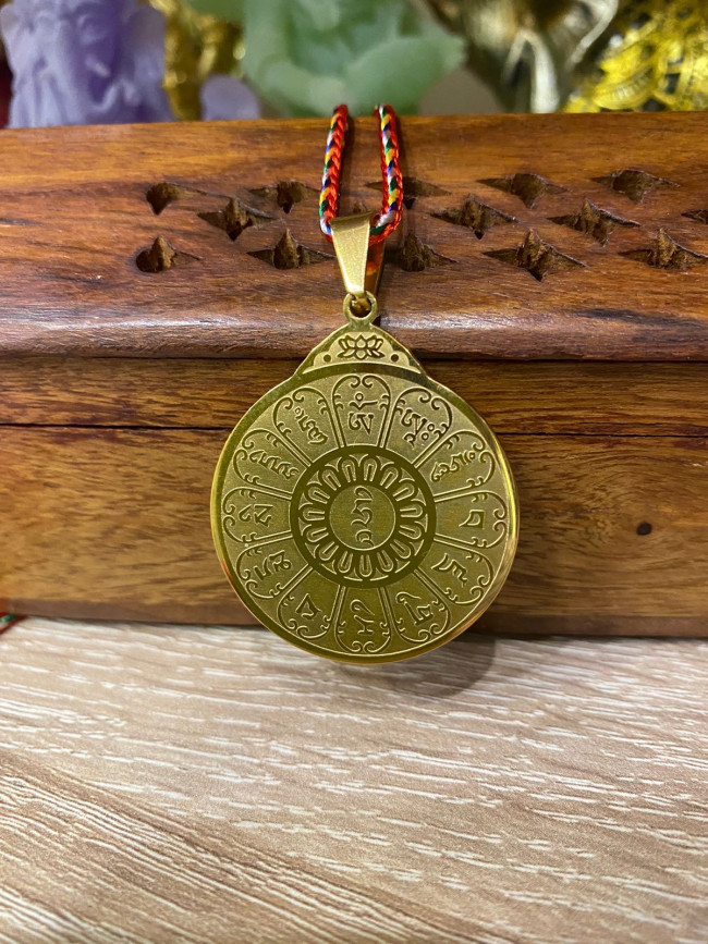 Подвеска-амулет для процветания и успеха