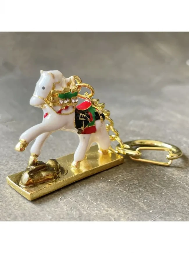Брелок-подвеска "Белая лошадь победы"