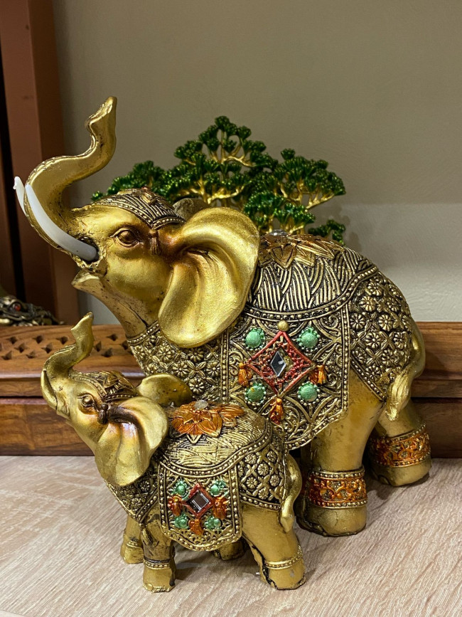 Фигурка " Слониха со слонёнком"