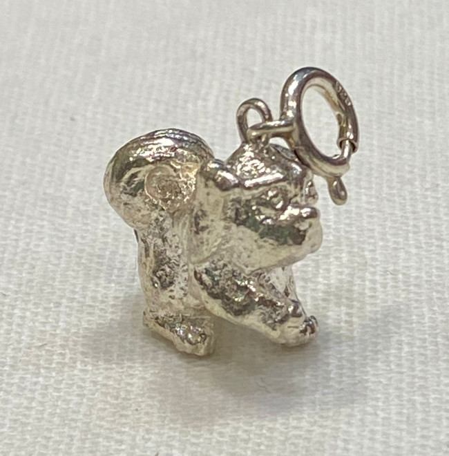 Брелок "Собака" (латунь посеребрённая, карабин) Брелок "Собака" (латунь посеребрённая, карабин)