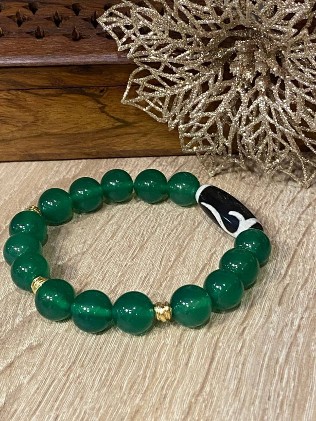 Бусина Дзи "Золотой ключ" в браслете из зелёного агата Бусина Дзи "Золотой ключ" в браслете из зелёного агата