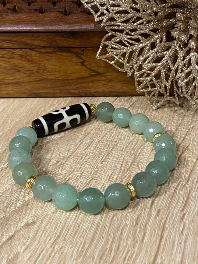 Бусина Дзи "Аристократ" в браслете из авантюрина