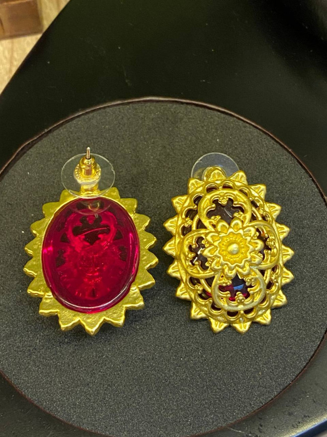 Серьги "Ажур-рубин" для финансовой стабильности и успеха