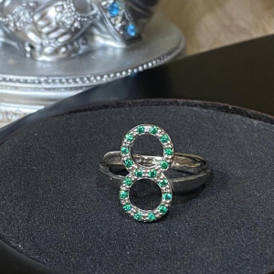 Кольцо "Восьмёрка" с изумрудом