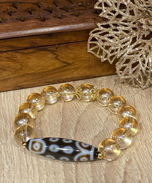 Бусина Дзи 18 глаз в браслете  из кварца