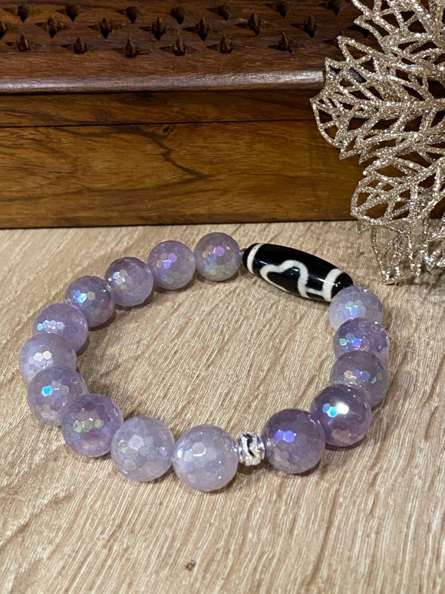 Бусина Дзи" Бодхи" в браслете из кристалла "Аврора"