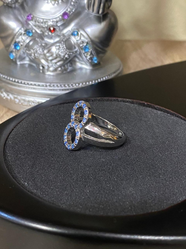 Кольцо "Восьмёрка" с аквамарином Кольцо "Восьмёрка" с аквамарином