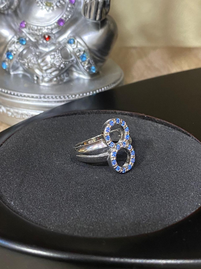 Кольцо "Восьмёрка" с аквамарином Кольцо "Восьмёрка" с аквамарином