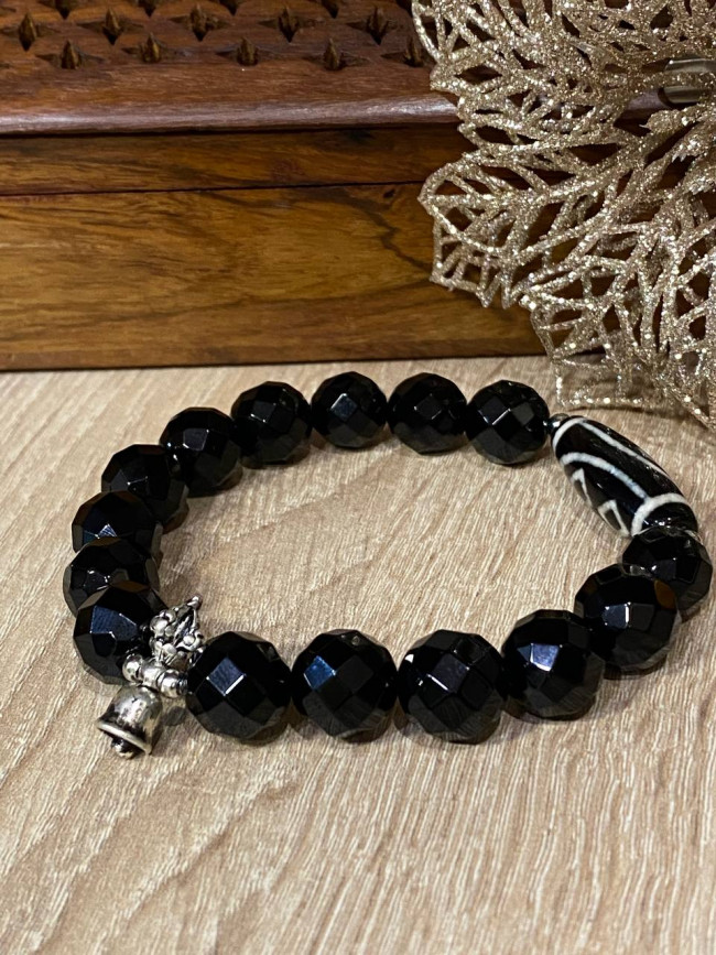 Бусина Дзи "Два сердца Будды" в браслете из чёрного агата