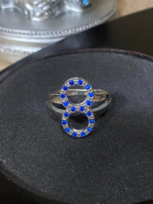 Кольцо "Восьмёрка" с сапфиром