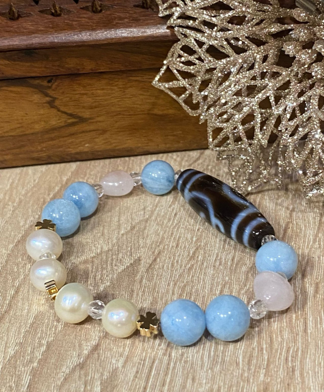 Бусина Дзи "Богиня Тара" в браслете из аквамарина, жемчуга и розового кварца