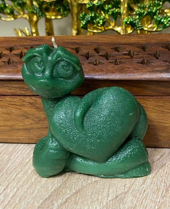 Свеча "Змея зелёная" для исполнения желаний