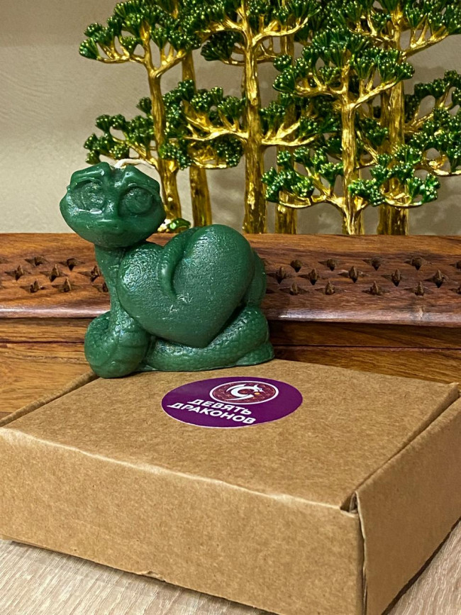 Свеча "Змея зелёная" для исполнения желаний