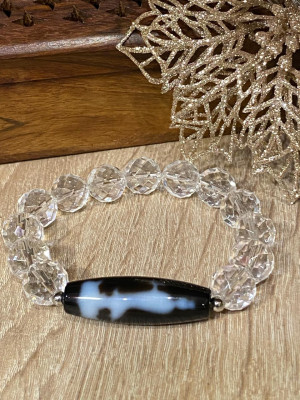 Бусина Дзи "Богиня Гуань Инь" в браслете из горного хрусталя ручной огранки