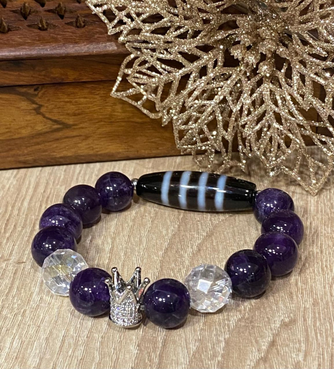 Бусина Дзи "Легкая жизнь" в браслете из аметиста и горного хрусталя Бусина Дзи "Легкая жизнь" в браслете из аметиста и горного хрусталя