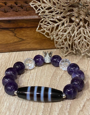 Бусина Дзи "Легкая жизнь" в браслете из аметиста и горного хрусталя Бусина Дзи "Легкая жизнь" в браслете из аметиста и горного хрусталя