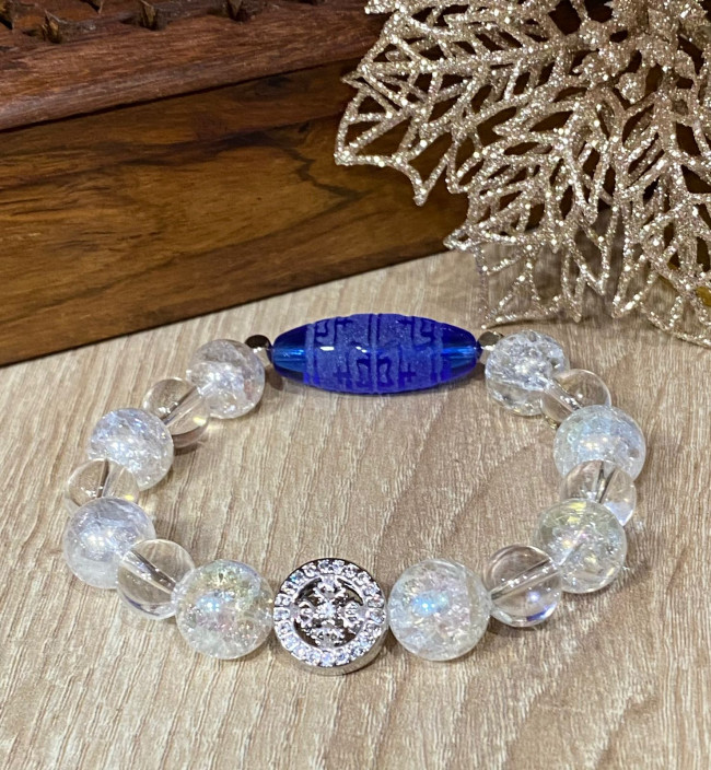 Бусина Дзи "8 нектарных сосудов" в браслете из сахарного кварца и горного хрусталя с ваджрой