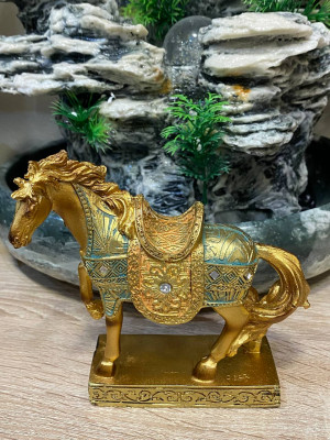 Фигурка "Золотая лошадь" на подставке Фигурка "Золотая лошадь" на подставке
