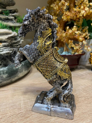 Фигурка "Лошадь на дыбах" на подставке Фигурка "Лошадь на дыбах" на подставке