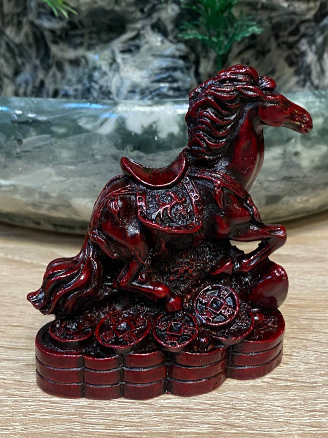 Фигурка " Денежная лошадь на монетах" Фигурка " Денежная лошадь на монетах"