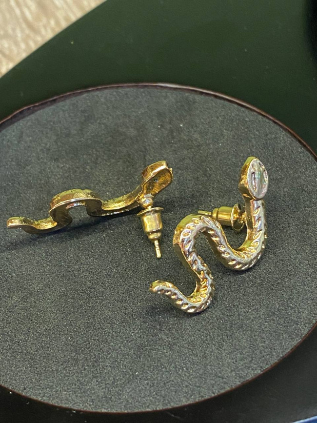Серьги "Змейки" для привлечения богатства
